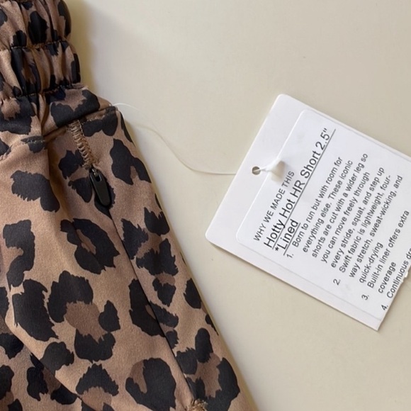 Lululemon Leopard Print Hotty Hot Shorts 2.5" - Picture 5 of 6